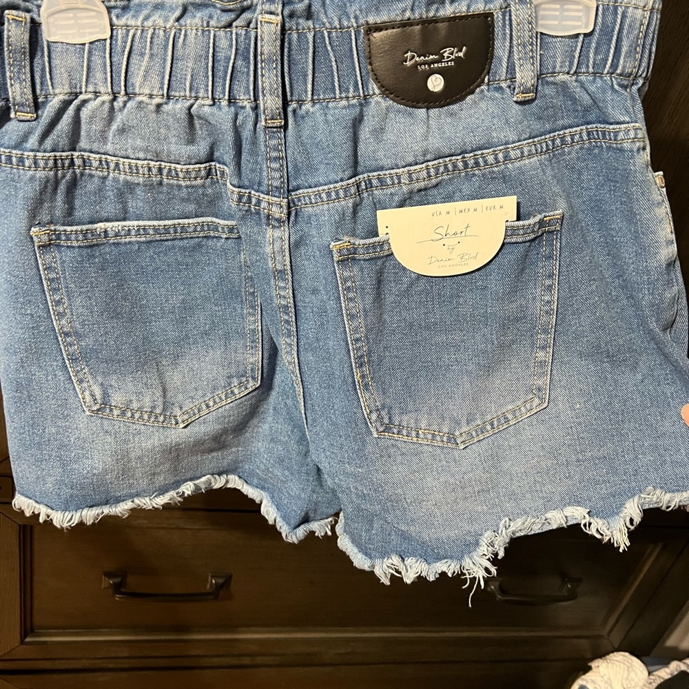 Shorts - Picture 2 of 2